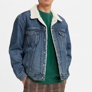 Levi’s Type III Sherpa Trucker Jacket size Medium